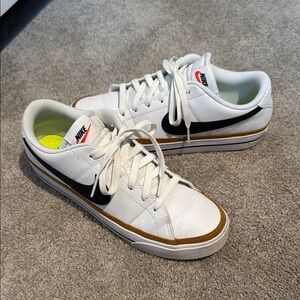 Nike Court Legacy Sneakers